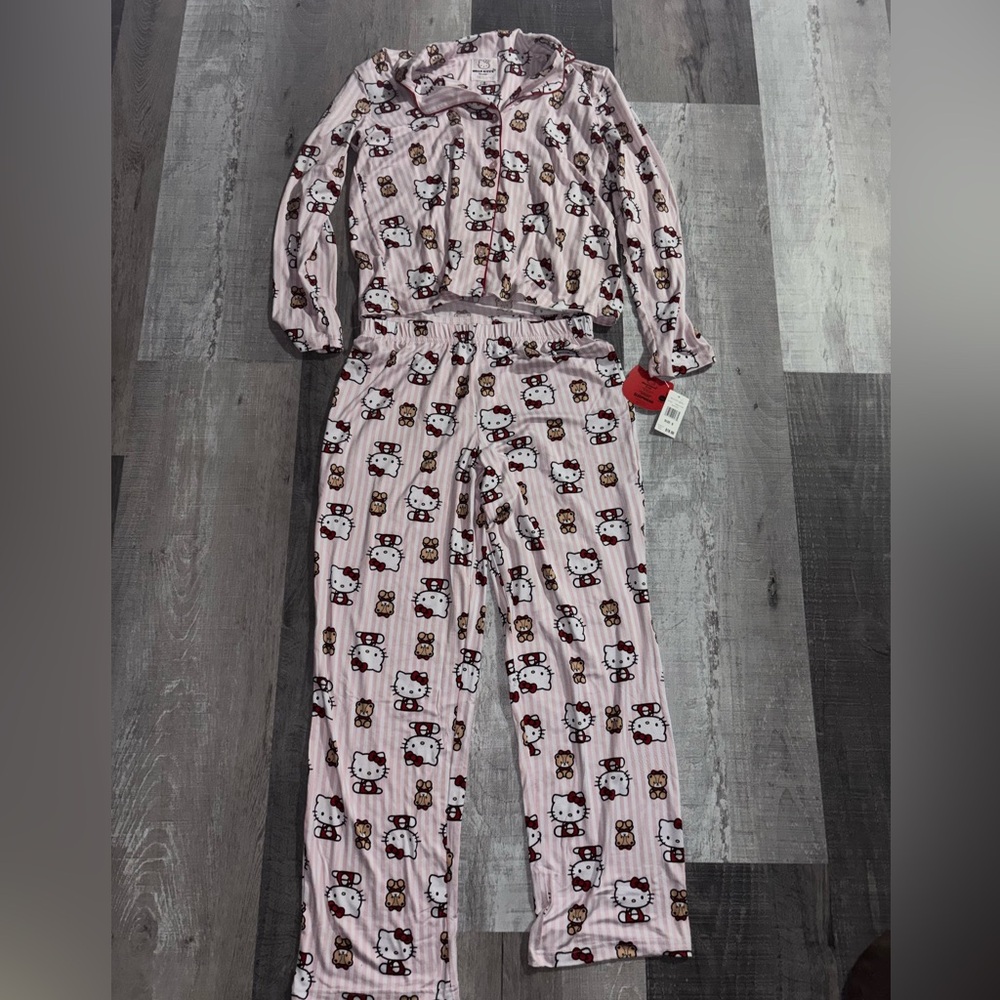 🎀NWT Hello Kitty Pink Pajama Set